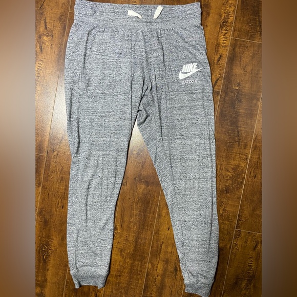 2pc Nike Set Hoodie & Joggers - Picture 5 of 6